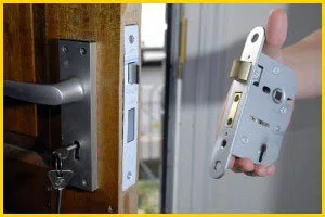 Metro Locksmith Services Libertyville, IL 847-461-3867 - 13-lock-replace